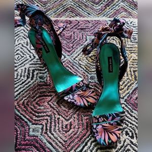 Beautiful, brand New Nine West Kelsie Sandals